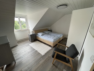 Wohnung mit Loggia - das Schlafzimmer